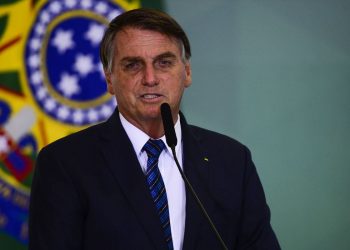 BOLSONARO: MP do auxílio emergencial e reunião dos poderes por plano contra a Covid
