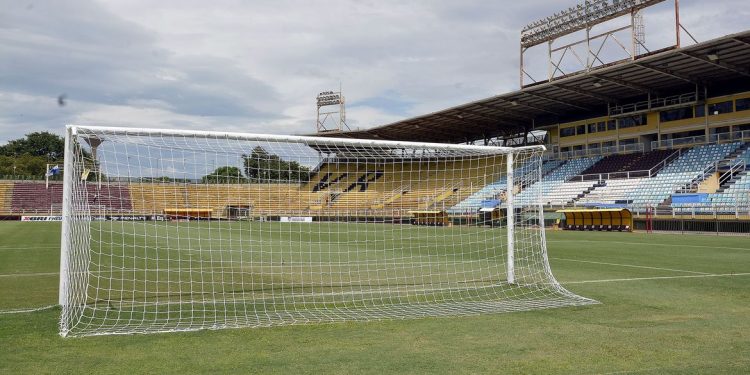 Pandemia muda local de jogo entre Fluminense e Vasco pelo Campeonato Carioca