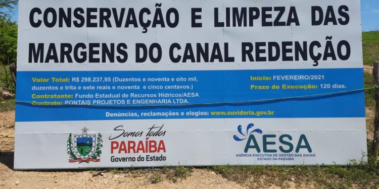 VÍDEO – Governo contrata empresa mas agricultores é que limpam canal de Sousa