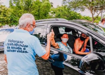 Capital vacina pessoal da saúde com mais de 40 anos e de 50 anos com comorbidades