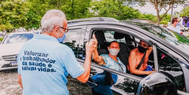 Capital vacina pessoal da saúde com mais de 40 anos e de 50 anos com comorbidades