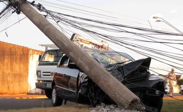 Paraíba registra aumento de colisões de carros em postes e preocupa autoridades