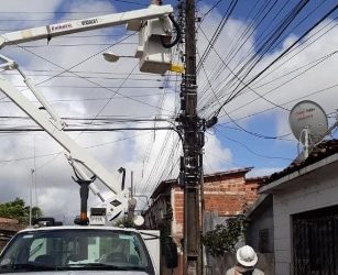 Energisa alerta população sobre riscos com redes elétricas em períodos chuvosos