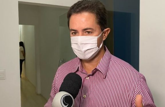 Veneziano anuncia R$ 450 mil para reforma da sede do CB de Campina Grande