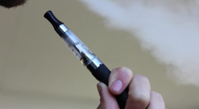 Pneumologista do Hospital Universitário alerta para riscos do uso de cigarros eletrônicos