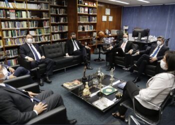 O encontro de Renan Calheiros, Aziz, Humberto Costa e o ministro Alexandre de Moraes