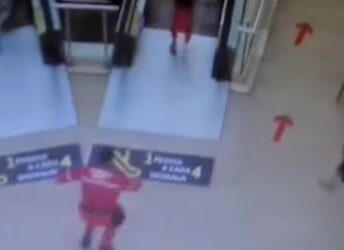 VEJA VÍDEO- Ação de bombeiro evita acidente com criança em escada rolante em Shopping em JP