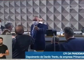VEJA O VÍDEO- Renan Calheiros é tachado de vagabundo, ladrão e picareta em reunião da CPI