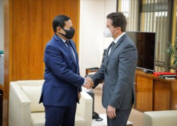 Veneziano se reúne com o vice-presidente Mourão e tratam de questões do meio ambiente