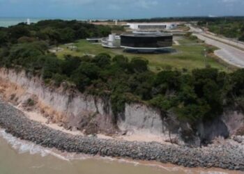 PMJP e UFPB assinam protocolo para estabilização e proteção da Barreira do Cabo Branco