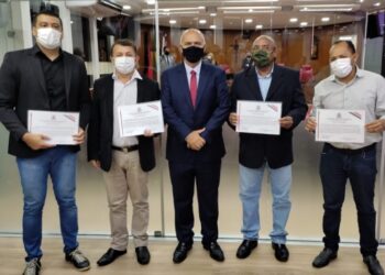 Equipe pioneira de transmissões esportivas na Rádio Câmara recebe Votos de Aplausos