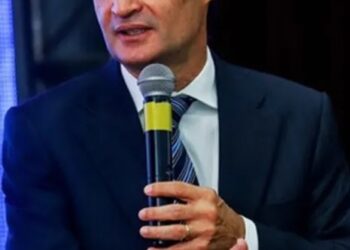 Qual o fato ainda não revelado, que atingiu tanto Romero a ponto de ele desistir da candidatura a governador ?