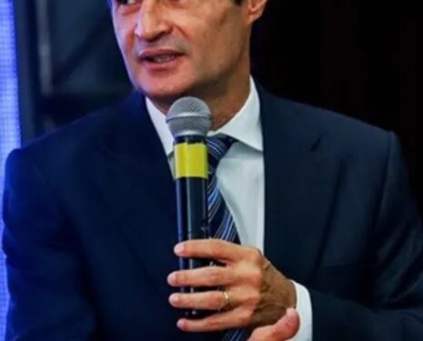 Qual o fato ainda não revelado, que atingiu tanto Romero a ponto de ele desistir da candidatura a governador ?