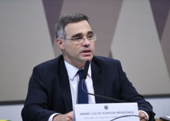 Um passo para um homem e um salto para os evangélicos ! – por Renato Cunha Lima Filho