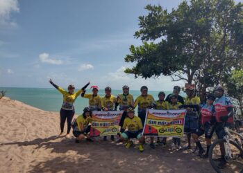 ENDURO – Ciclistas fazem confraternização com pedal por trilhas e praias na Capital