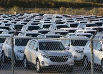 Bolsonaro sanciona lei de isenção de IPI de carros até R$ 200 mil para taxistas e pessoas com deficiência