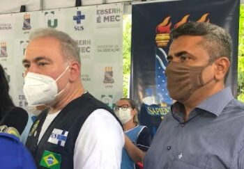 VENCENDO A COVID- Cantor paraibano destaca êxito de conterrâneo no Ministério da Saúde