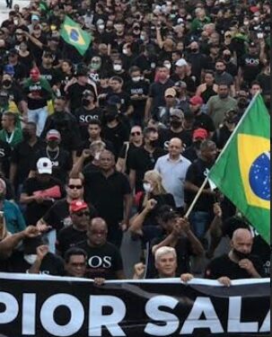 VEJA VÍDEOS – PMs em protesto seguem da Granja por Epitácio Pessoa até praia de Tambaú