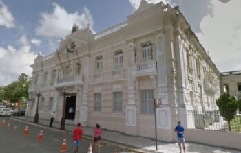 Juiz determina suspensão de pagamento de pensão especial a ex-governadores na Paraíba