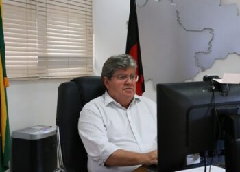 Em novo decreto, Governo da Paraíba exige que escolas cobrem cartão vacinal de crianças