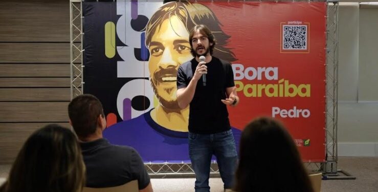 Em reunião com 37 pré-candidatos Pedro diz que atual Governo empurrou Paraíba ao atraso