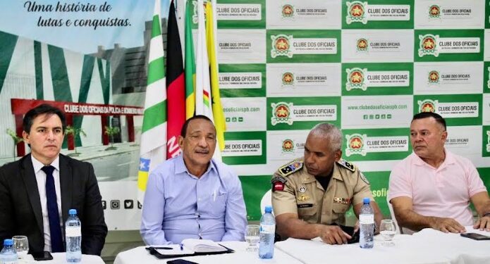 Comandante Geral e secretário de segurança visitam COPM e tratam de interesse da categoria com Entidades