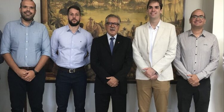 Tribunal de Contas do Estado empossa auditores aprovados em concurso publico