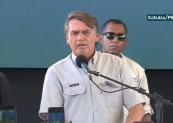 Com dinheiro saqueado da Petrobrás daria para 60 obras de Transposição, afirma Bolsonaro na Paraiba