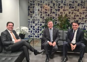 Efraim posta foto com Hugo e Wilson em Brasília: “Reina a paz aqui no Republicanos”