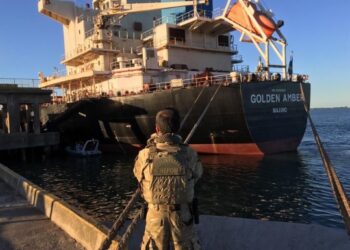 PF apreende 200 kg de cocaína que iria para a Espanha, colocada em casco de navio por mergulhadores