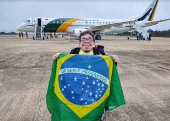 VÍDEO- Comitiva de Bolsonaro com destino a Paraíba tem Patrick, Welington Roberto e  Marcelo Queiroga