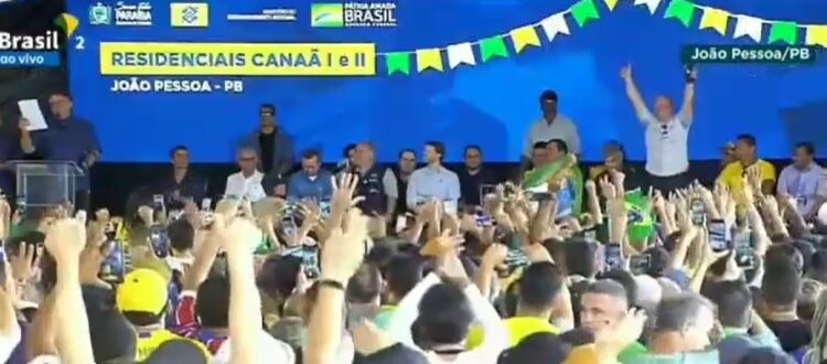 VEJA VÍDEO- Bolsonaro destaca e deputados Cabo Gilberto e Walber têm recepção calorosa da população