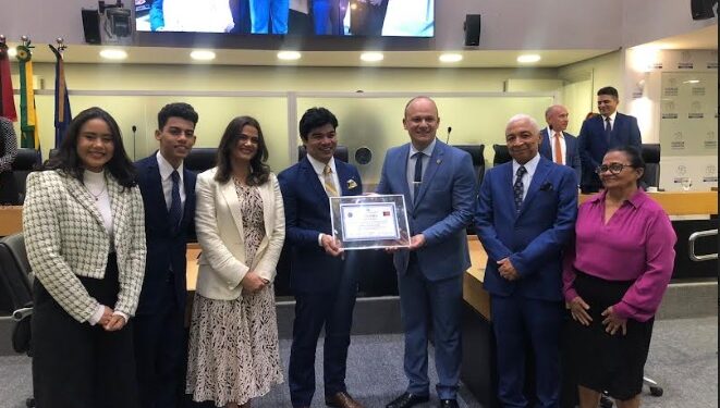 Pastor e cantor gospel Samuel Mariano recebe título de cidadão paraibano, proposta do deputado Cb Gilberto