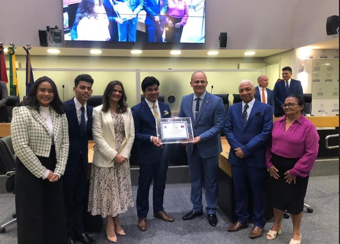 Cantor e pastor Samuel Mariano completa um mês na presidência da