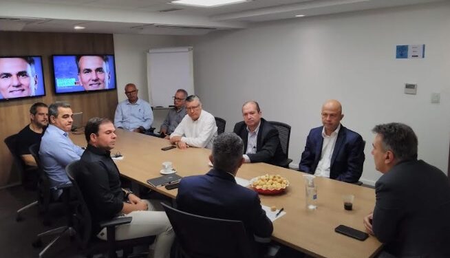 Sérgio Queiroz debate com líderes empresariais estratégias para o desenvolvimento da Paraíba