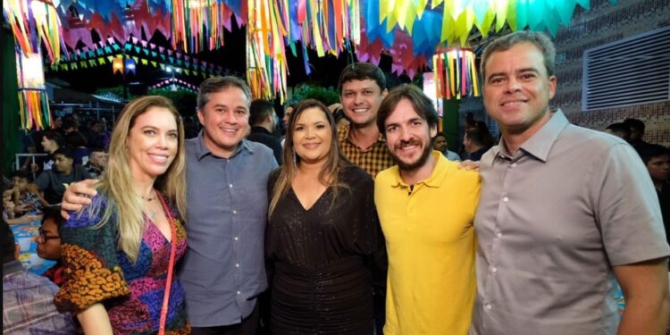 Pedro, Efraim e George Morais são recebidos pela prefeita Elissandra Brito em Itapororoca