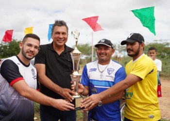 médico Yann Queiroz e lideranças recebem Ricardo Barbosa em evento em Gurjão