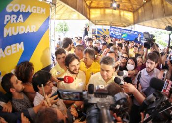 Pedro Cunha Lima chega à Convenção do PSDB com Efraim e Domiciano Cabral, o vice na chapa