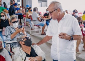 Cícero Lucena acompanha pacientes atendidos pelos programas Opera João Pessoa e Opera Paraíba