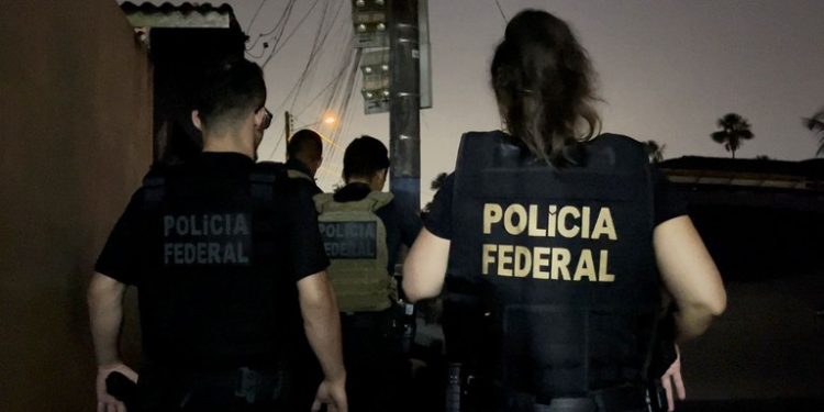 Operação da PF cumpre mandados em repressão a pornografia infantil