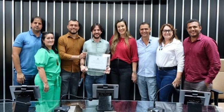 Pedro Cunha Lima recebe título de cidadão em Guarabira com presença do prefeito e deputada