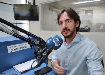 Pedro revela quadro de caos na educação da Paraíba e defende investimentos para gerar oportunidades