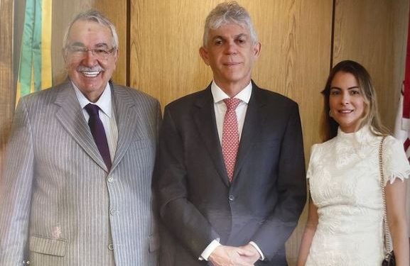 “Um escárnio, um tapa na cara dos paraibanos”, diz deputado sobre medalha da Justiça do Trabalho a RC