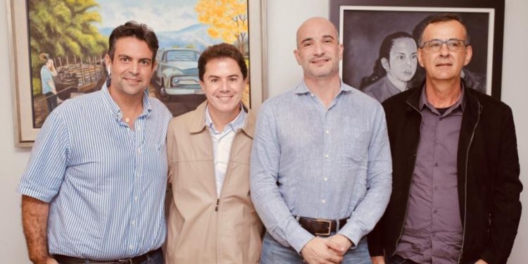 Veneziano anuncia Hospital do Amor, referência no tratamento do câncer, em Campina Grande