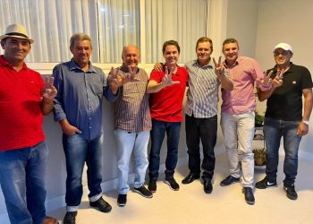 Pré-candidato a governador, Veneziano recebe apoio do grupo de oposição na cidade de Olivedos