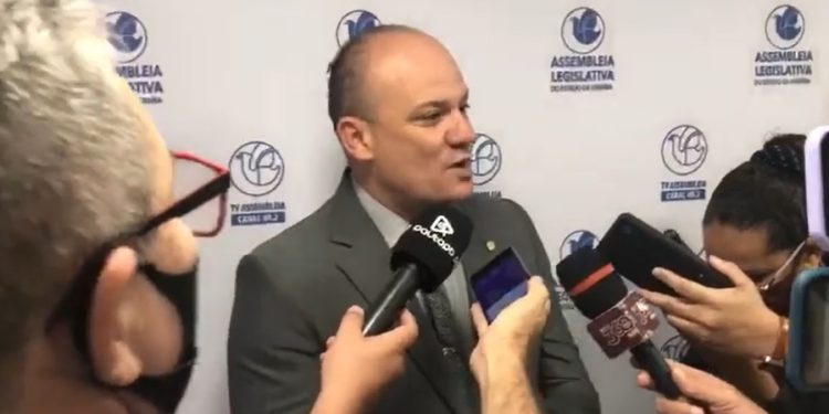 VÍDEO- Deputado Cabo Gilberto lamenta postura de entrevistadores da Globo com Bolsonaro, “sarcasmo”