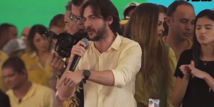 VÍDEO- Em convenção Pedro anuncia: “Delegacia vai analisar contratos da saúde, Calvário de novo não”,