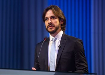 No debate, Pedro garante enxugar máquina, cortar privilégios e investimento para gerar emprego e renda