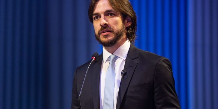 No debate, Pedro garante enxugar máquina, cortar privilégios e investimento para gerar emprego e renda