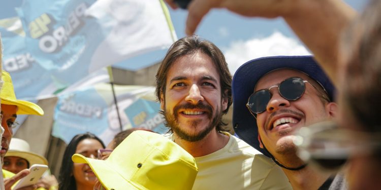 Prefeitos que estavam com João e Veneziano no 1º turno declaram apoio a Pedro nesta quinta-feira